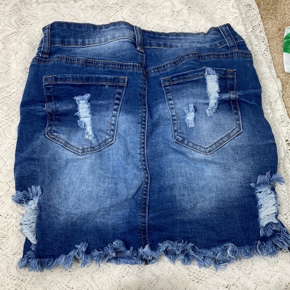 Wax Jeans distressed skirt - Picture 3 of 3